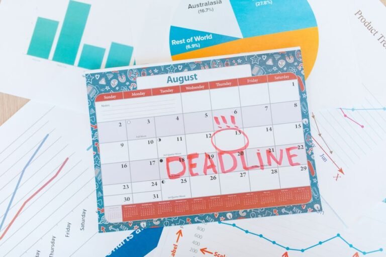 Desk calendar with a deadline circled, representing the September 15 Q3 estimated tax due date