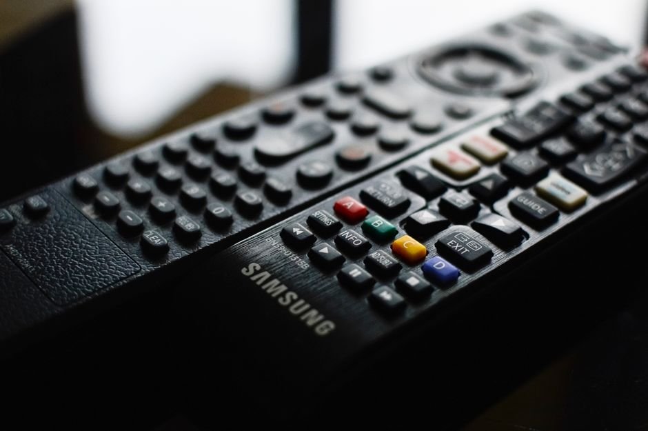 Close-up of a Samsung TV remote, the physical backup when the SmartThings app remote breaks